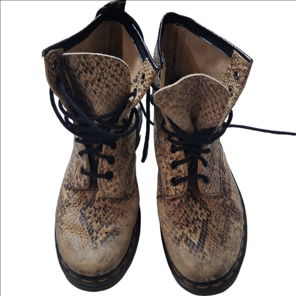Dr Martens Pascal Snack Print Leather Combat Boots Size 9 - Picture 1 of 7
